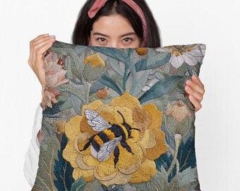 Cojín cuadrado de poliéster hilado con diseño de abejorro botánico: inspirado en William Morris, cojín vintage con insectos, regalo de decoración natural para el hogar.