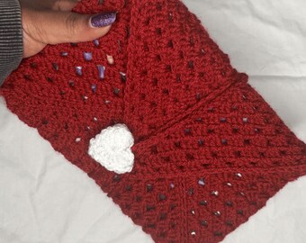 Handmade love heart book pouch, love heart kindle pouch, crochet book sleeve, crochet kindle sleeve, valentines gifts, crochet, gift ideas