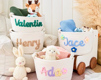 Personalizowany dzianinowy kosz dla dziecka – kosz prezentowy z bawełnianej liny, kosz do przechowywania w domu, organizer na zabawki, kosz na baby shower, kosz prezentowy do pokoju dziecięcego