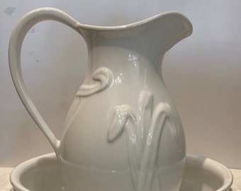 White ceramic jug and bowl