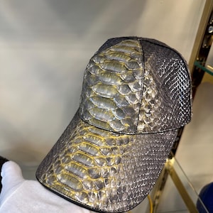 ハンドメイドのパイソン柄スネークスキンベースボールキャップ：エキゾチックレザーの調節可能な帽子