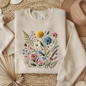 Flowers Sweatshirt - Nature Lover Sweatshirt - Goblincore Sweatshirt - Garden Lovers Sweatshirt - Floral Women Sweater - Cozy Sweatshirts