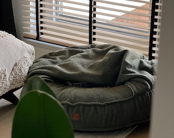 Mörkgrön hundbädd i boucletyg med avtagbart överdrag XL/105 cm storlek