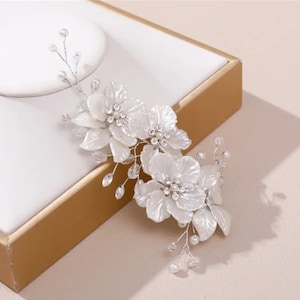 White flower Bridal hair clip,  bridal crystal  hair cilp, bun clip,wedding crystal hair clip,hair piece