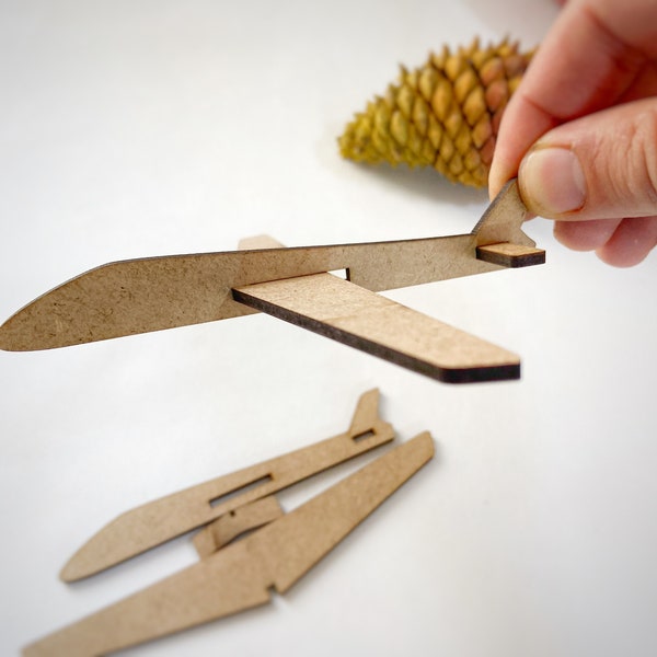 Wooden mini put together plane - Bulk sale in packs of 10 - Ideal for party bags or stockings