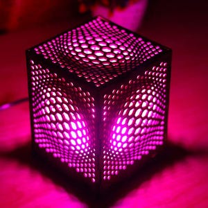 Klosz lampy z drewna iluzja 3D wycinany laserowo dekoracyjny szablon latarni nocnej projekt pudełka na lampki pliki cyfrowe SVG DXF CDR Ai wzór lampy na pulpit