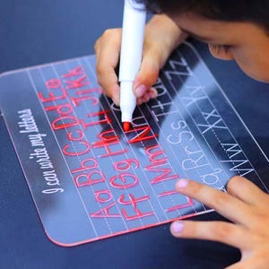 Patrón de tablero de trazado de letras de plexiglás de la A a la Z, juguete educativo de acrílico cortado con láser para niños, plantilla vectorial, archivos digitales SVG, DXF, AI, PDF