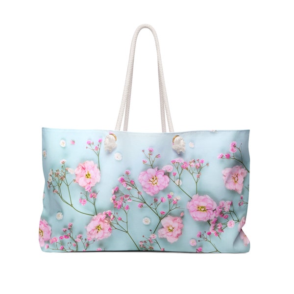 Fleurs roses sur bleu - sac fourre-tout week-end, sac fourre-tout surdimensionné, cadeau pour femme, cadeau pour elle, petite amie, fête des mères, anniversaire