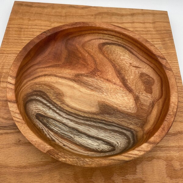 Handcrafted Chinaberry wood bowl