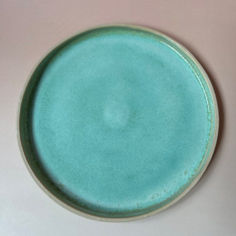 Set of 2 ceramic plates, Wheel thrown Handmade plates Emerald and Soft Pink Colors Bild 3