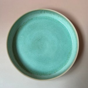 Set of 2 ceramic plates, Wheel thrown Handmade plates Emerald and Soft Pink Colors Bild 4