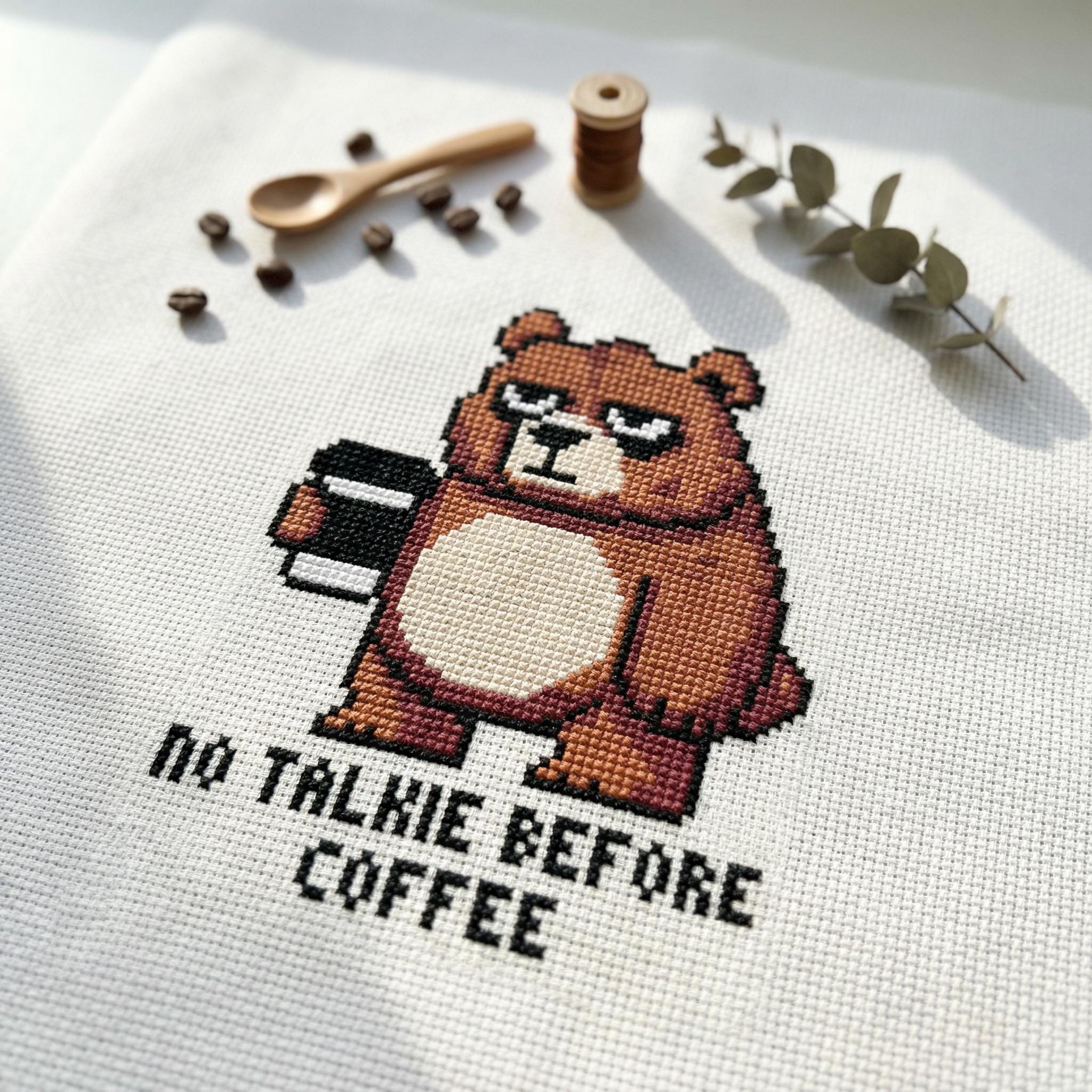 かわいいクマの「No Talkie Before Coffeee」クロスステッチパターン