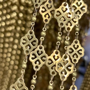 Renaissance Solid Brass Chain. Brass Links are 12mm long by 8.4mm wide, Raw Unplated Brass.   Priced by the foot.