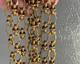 Remarkable Solid Brass Chain. 10.9mm Scalloped Edge Links. Raw Unplated Brass. Great watch chain.  Priced by the foot.