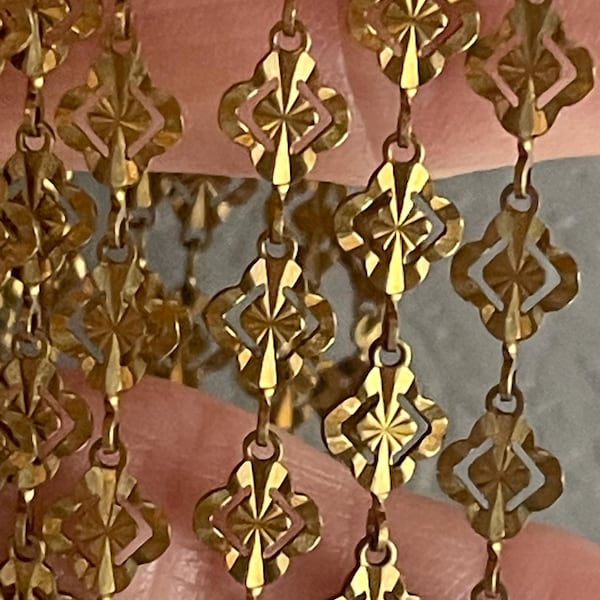 Brass Sparkle, Geometric Chain: Vintage Style, Golden Brass Color. Unsoldered  10.9 mm x 6mm