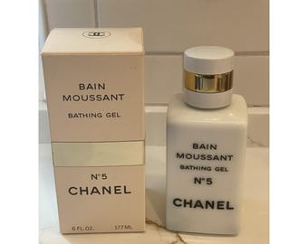 Vintage Chanel No 5 Bathing Gel Perfumed 6 fl oz Milk Glass Bottle Full Box