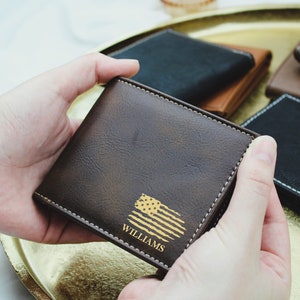 Cartera de texto personalizada, regalo del Día del Padre, regalo para él, regalo de cumpleaños del marido, regalo de aniversario, cartera de cuero vegano para hombres, texto personalizado
