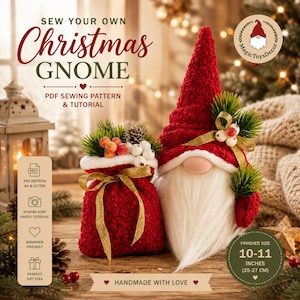 Pode incluir: Um gnomo de Natal feito à mão com um chapéu vermelho e barba branca, ao lado de um saco de presente vermelho. A imagem inclui o texto "Sew Your Own Christmas Gnome" e "Handmade with Love." O tamanho final é de 25-27 cm.