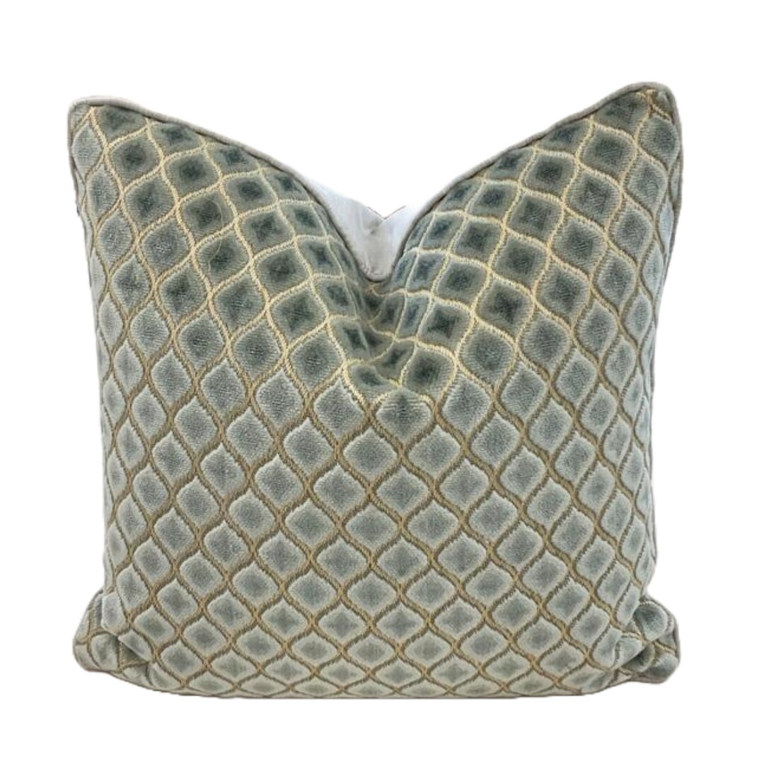 Classic Winter Emerald Velvet Pillow Cover, Decorative Pillow Cover