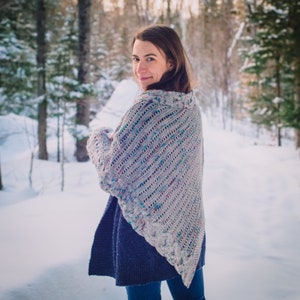 Knitting Pattern (PDF) - Blizzard Boulevard Shawl - knitting pattern for a reversible shawl in garter stitch and reversible cables
