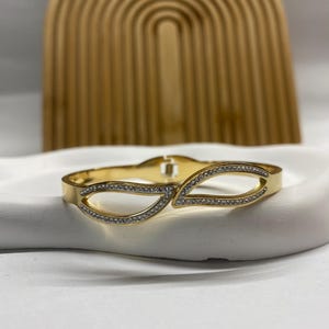 Gold Look Stone Accent Bracelet – Dainty Gem Detail Chain Bracelet, Elegant Gift for Her