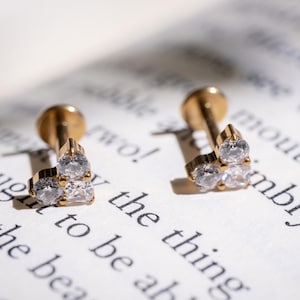 Tiny Heart Stud, Flat Back Earrings, Titanium Screw Back Studs, Cartilage Jewelry, Helix Tragus Studs, Minimalist Ear Accessories 3120