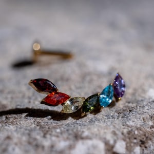 Curved Marquise Leaf, Flat Back Earrings, Titanium Screw Back Studs, Cartilage Jewelry, Helix Tragus Studs, Minimalist Ear Accessories 2913