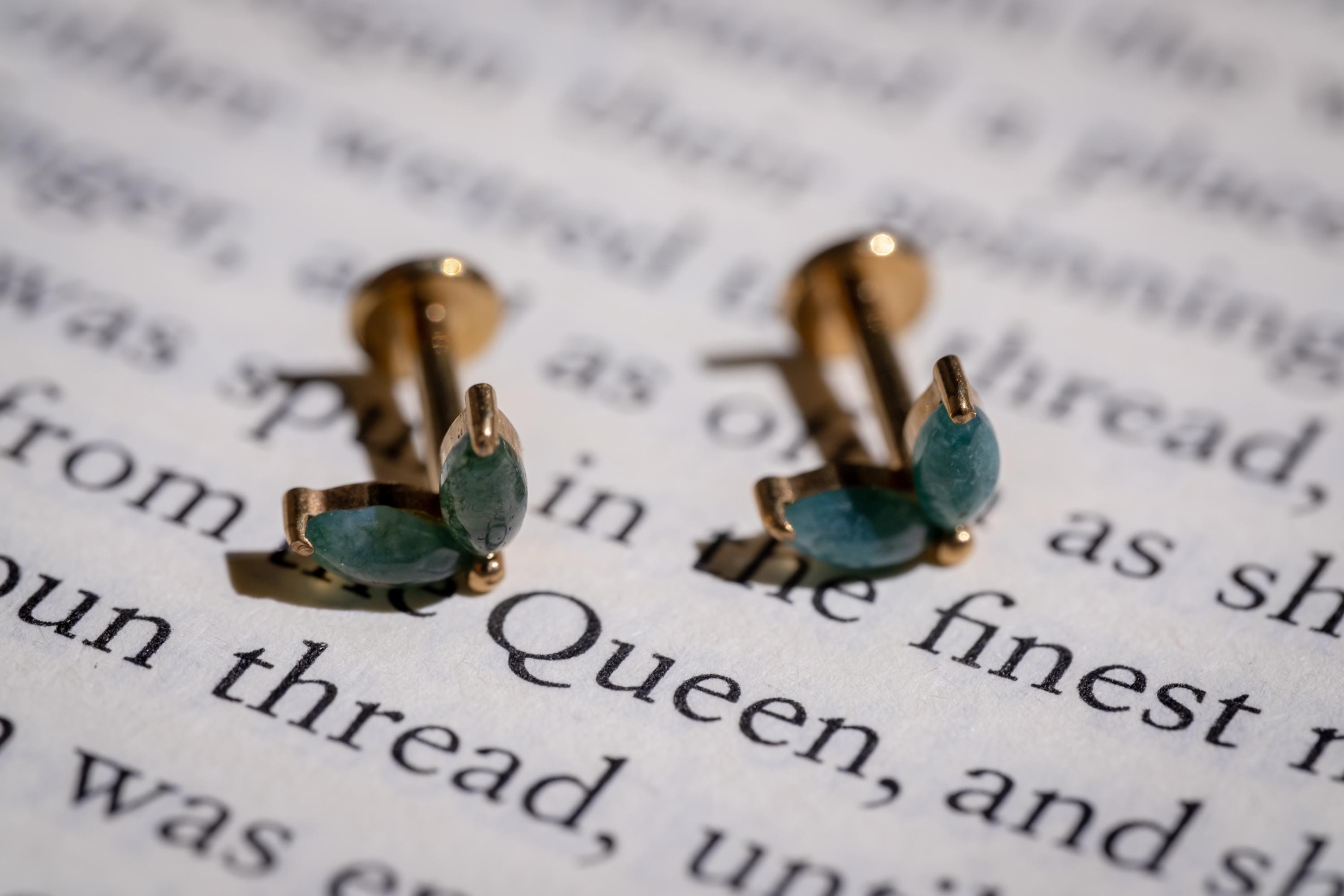 Moss Agate Leaf, Flat Back Earrings, Titanium Screw Back Studs, Cartilage Jewelry, Helix Tragus Studs, Minimalist Ear Accessories 2914
