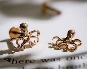 Wild Octopus Stud, Flat Back Earrings, Titanium Screw Back Studs, Cartilage Jewelry, Helix Tragus Studs, Minimalist Ear Accessories 3106