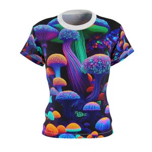 UV-Blacklight Enchanted Forest Women&#39;s T-shirt - Hyper-realistic Neon Mushroom & Foliage Detail - Women&#39;s Blacklight Tee