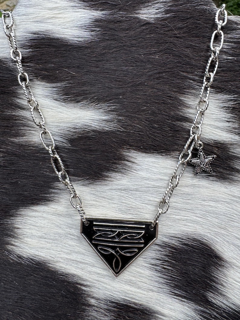 Collar de bebé con puntada de bota imagen 2