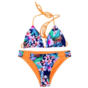 Women&#39;s Floral 2 Piece Swimwear Set w/reversible bikini bottom