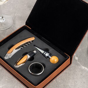 Wedding Anniversary Gift, Customized Gift for Wine Lover, Gift for Couple, Personalized Wine Set, Wine Tool with Stopper and Corkscrew