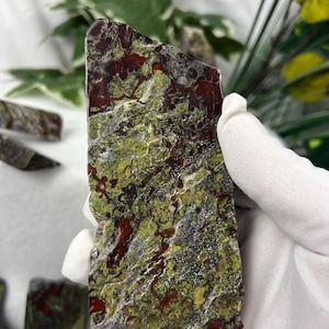 Khambhat Bloodstone Palm Stone: Polished Carved Crystal for Anxiety Relief
