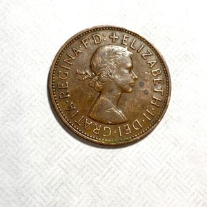 1966 United Kingdom - One Penny Coin  (large type)