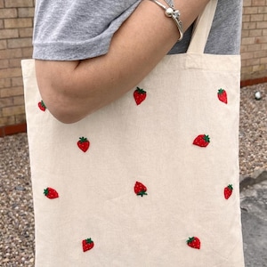 Handgeborduurde herbruikbare draagtas aardbei