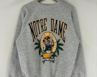 Pull ras du cou gris Notre Dame University vintage des années 90