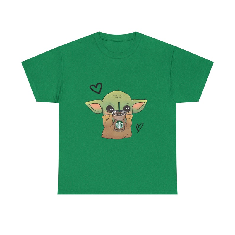 Camisa Baby Yoda, café, camisa de café Baby Yoda, camisa de Star Wars, Starbuck, regalo de amante del café, café Baby Yoda, camiseta de algodón pesado unisex Antique Irish Green