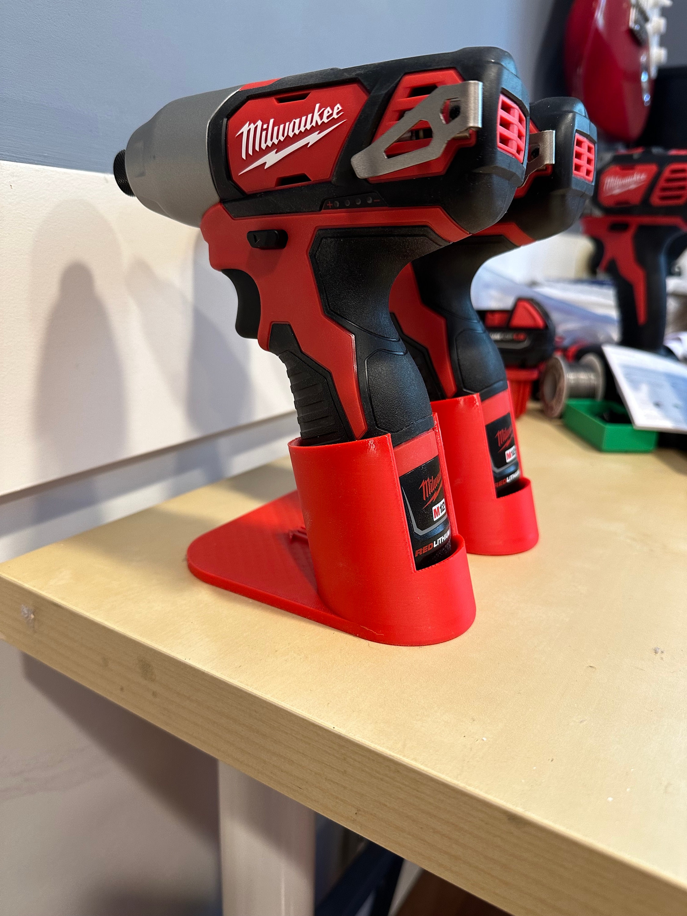 Support de perceuse-visseuse de table Milwaukee M12