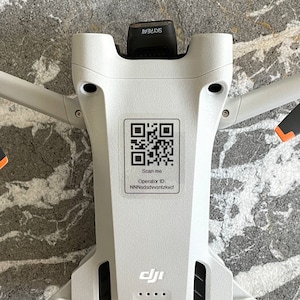 Durchsichtige Drohnen-ID-Aufkleber | Benutzerdefinierte wetterbeständige FAA / CAA-Registrierungsaufkleber zur Identifizierung und Wiederherstellung (4 durchsichtige Aufkleber)