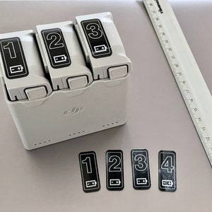 Nummerstickers voor batterijen: aangepaste dronebatterijlabels/-stickers (set van 4 genummerde zwarte stickers)
