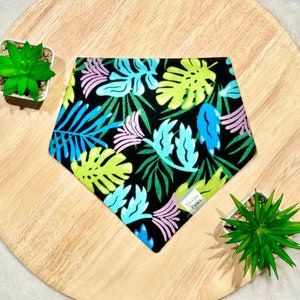 Midnight Fronds Palm Leaves - Haustier Hund Katze Druckknopf auf wendbarem Haustier Halstuch Accessoires