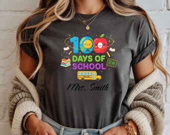 Maglietta personalizzata per i 100 giorni di scuola, maglietta per il 100° giorno del gruppo insegnanti, maglietta per celebrare il 100° giorno, maglietta con lo spirito scolastico, regalo di apprezzamento per gli insegnanti