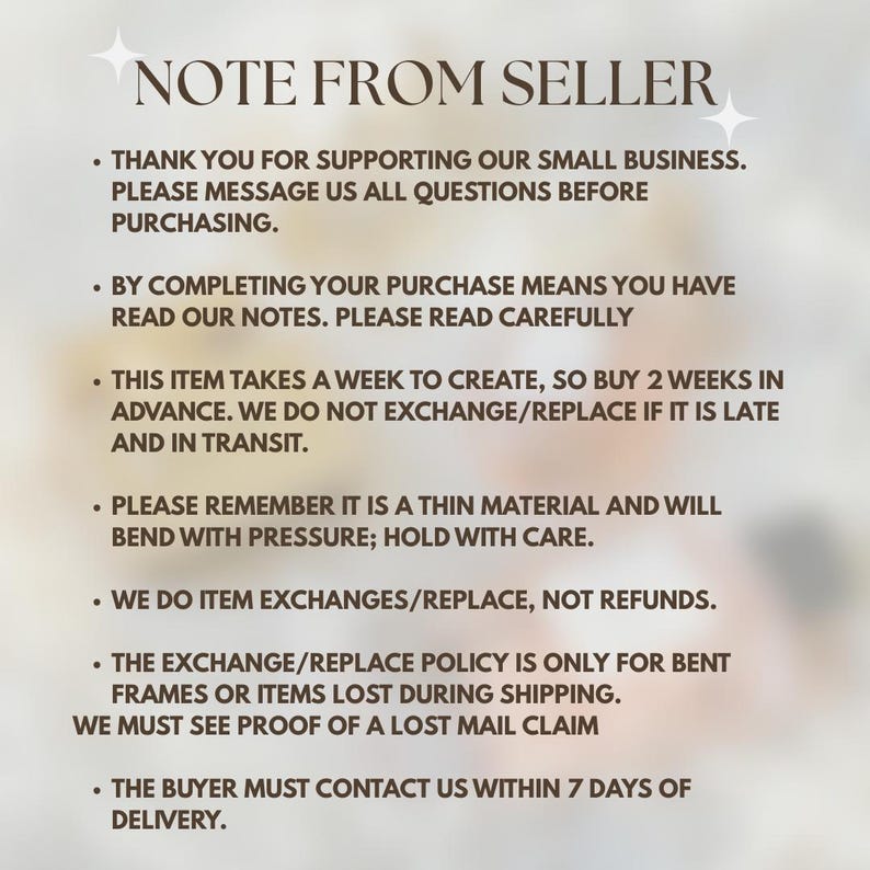 Peut inclure: Fond beige avec le texte "NOTE FROM SELLER" dans une police d&eacute;corative. Le texte comprend les politiques de la boutique, telles que les d&eacute;lais de traitement, les politiques d'&eacute;change et les coordonn&eacute;es du service client. Le texte est de couleur marron fonc&eacute;.