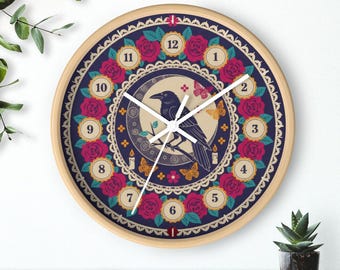Reloj de pared gótico con forma de cuervo, esfera con luna llena y rosas, decoración rústica oscura, silencioso, 25 cm, marco de madera.