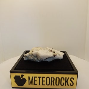 Unique Show piece of real rock -Gems specimen