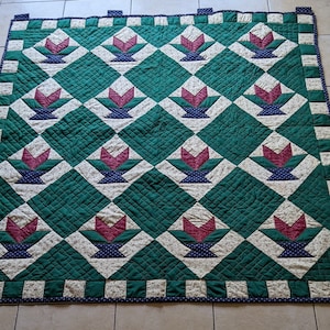 Amish Quilt, handmade, signed, double bed, free shipping