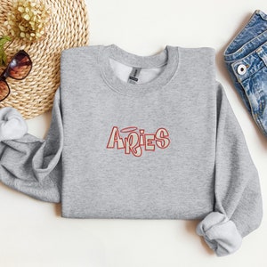 Aries Embroidered Sweatshirt, Aries Zodiac Embroidered Crewneck, Aries Zodiac Embroidered Sweater imagem 1