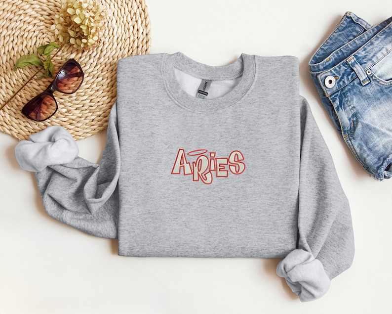 Aries Embroidered Sweatshirt, Aries Zodiac Embroidered Crewneck, Aries Zodiac Embroidered Sweater imagem 1