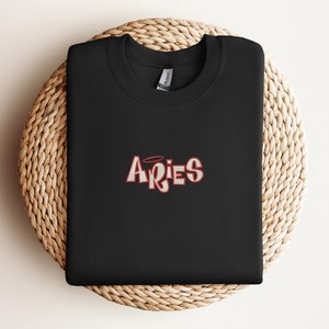 Aries Embroidered Sweatshirt, Aries Zodiac Embroidered Crewneck, Aries Zodiac Embroidered Sweater Preto